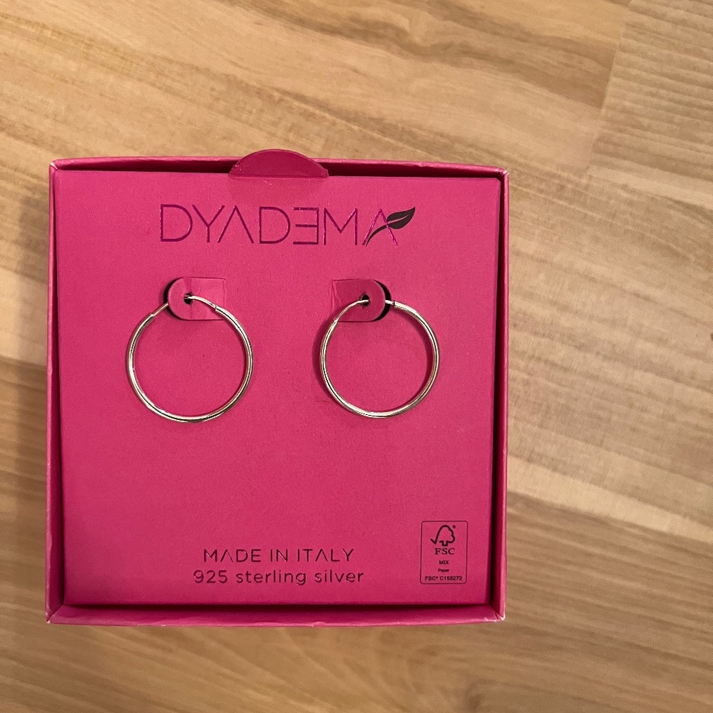 Dyadema silver hoop earrings